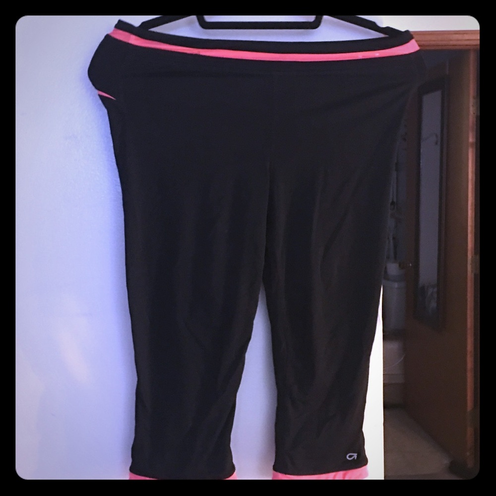Black Capri workout pants